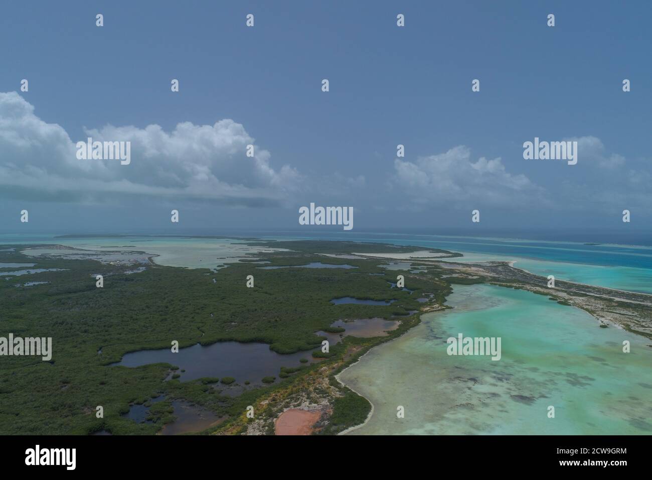 Vue aérienne de l'île des Caraïbes dans le parc national de Los Roques Au Venezuela Banque D'Images