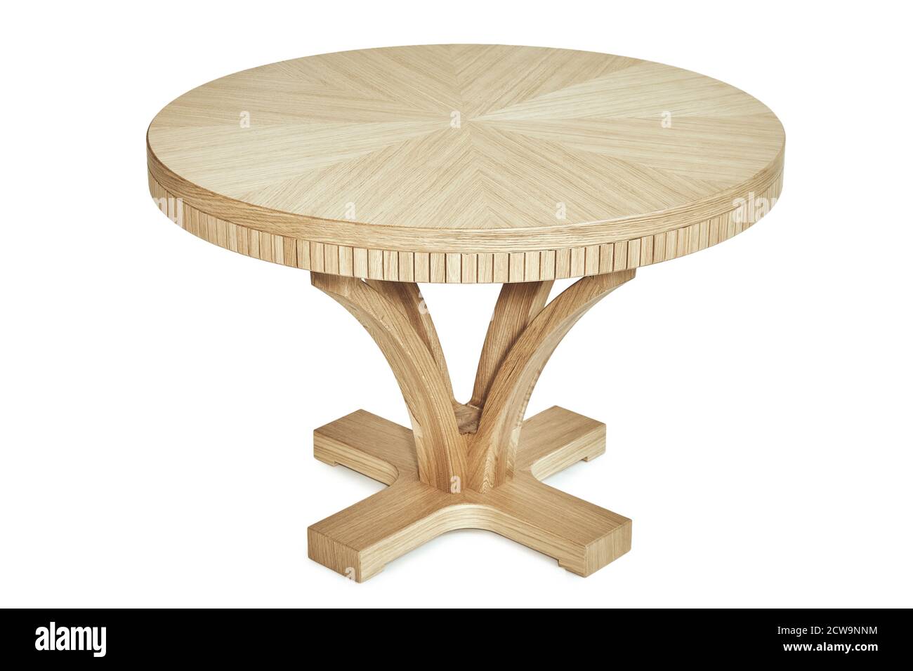 Table ronde en bois isolée sur fond blanc. Banque D'Images