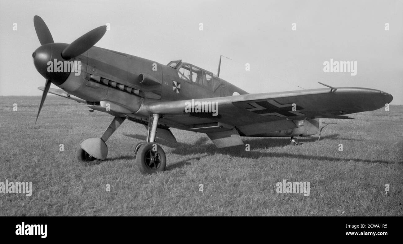 Messerschmitt BF 109 (Me109) auf einem Feldflugplatz en Ukraine 1941 Banque D'Images