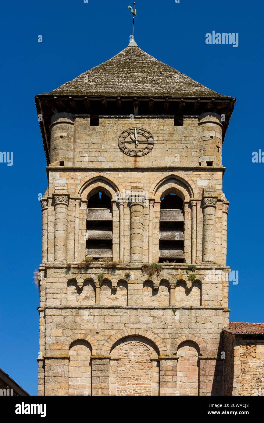 L'église collégiale Saint Etienne , église romane, haute-Vienne, Limousin, Nouvelle-Aquitaine, France Banque D'Images