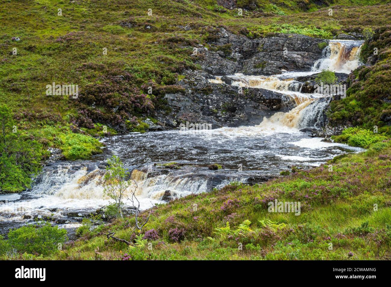 Série de cascades sur la rivière Dundonnell à Wester Ross, région des Highlands, Écosse, Royaume-Uni Banque D'Images