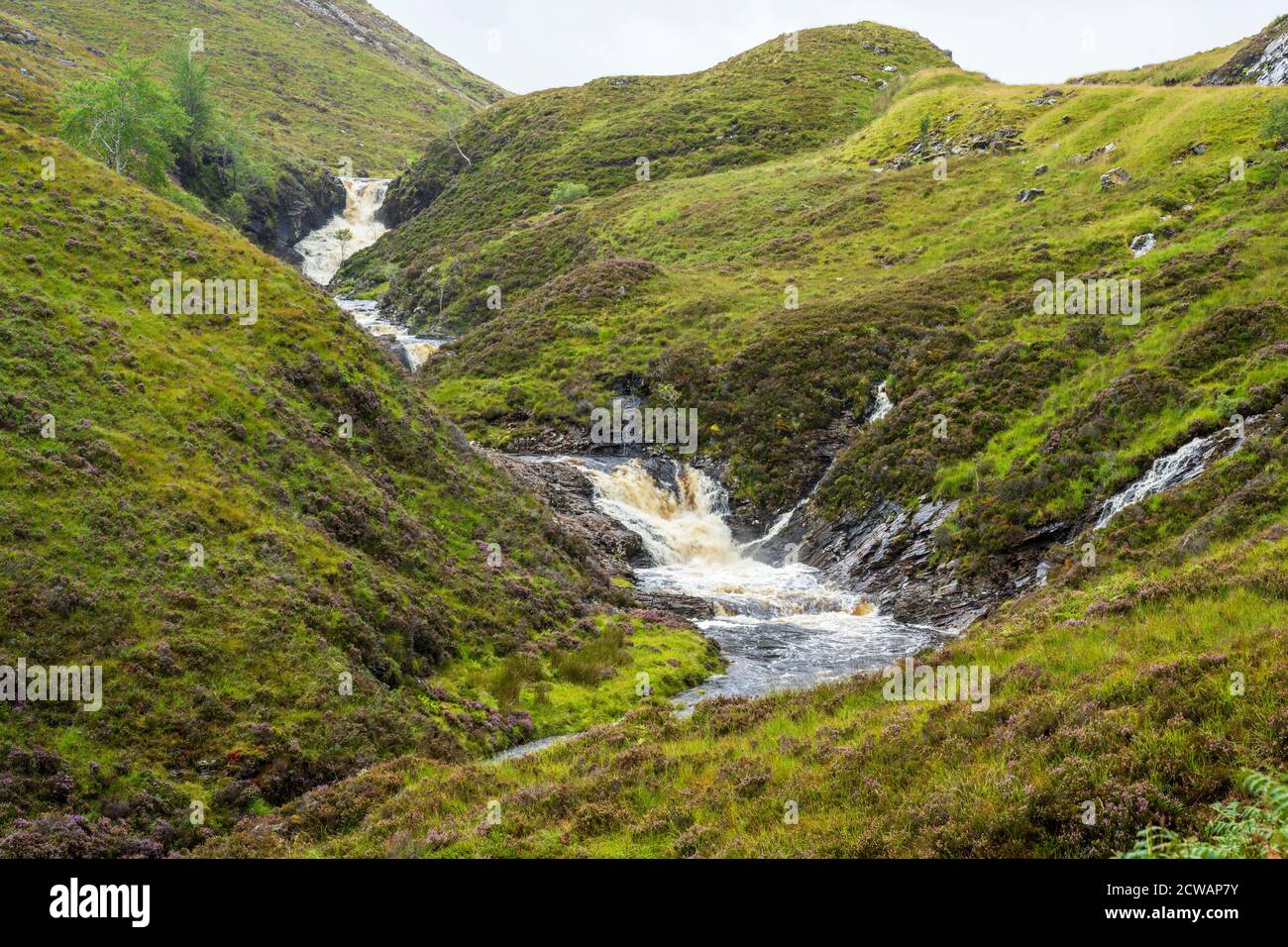 Série de cascades sur la rivière Dundonnell à Wester Ross, région des Highlands, Écosse, Royaume-Uni Banque D'Images