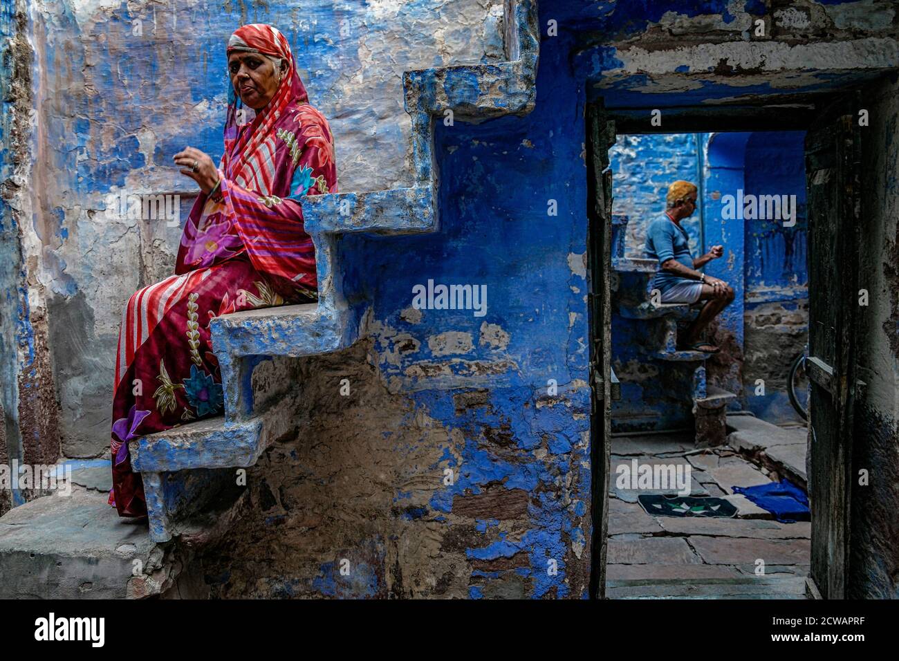 La vie quotidienne des visages indiens locaux non identifiés dans la rue de l'Inde. Banque D'Images