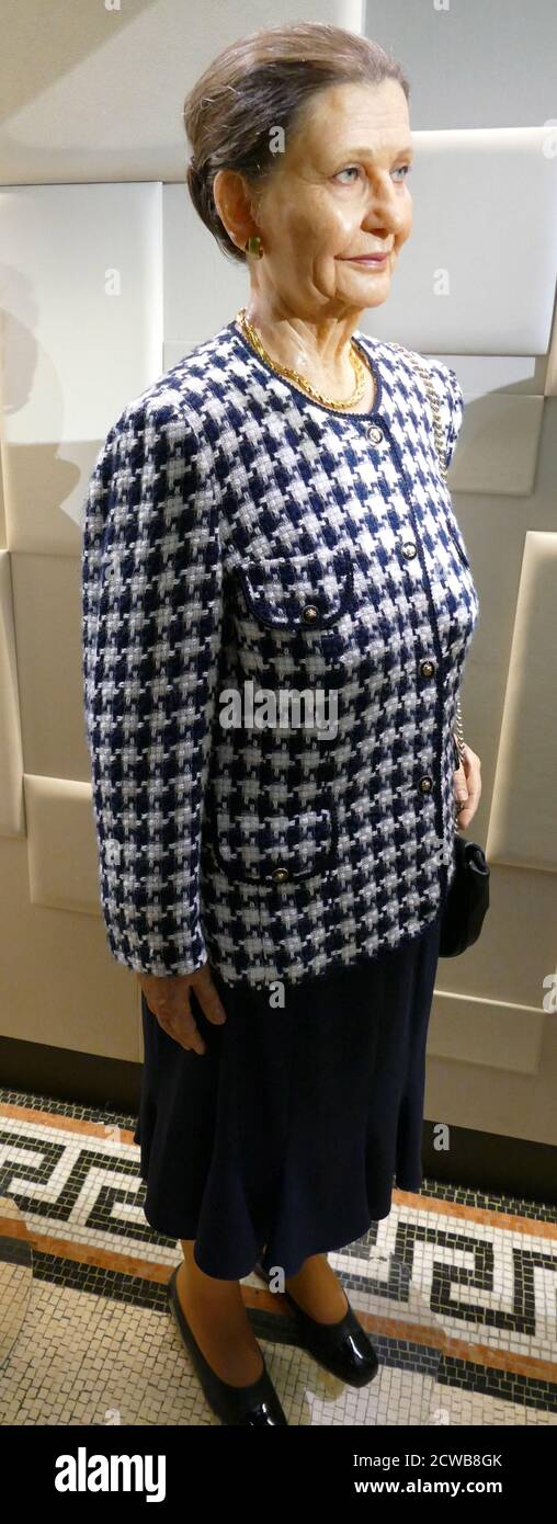 Statue en cire de Simone Veil, (1927 - 2017) avocat et homme politique français qui a été ministre de la Santé sous Valery Giscard d'Estaing, Président du Parlement européen et membre du Conseil constitutionnel de France. Banque D'Images