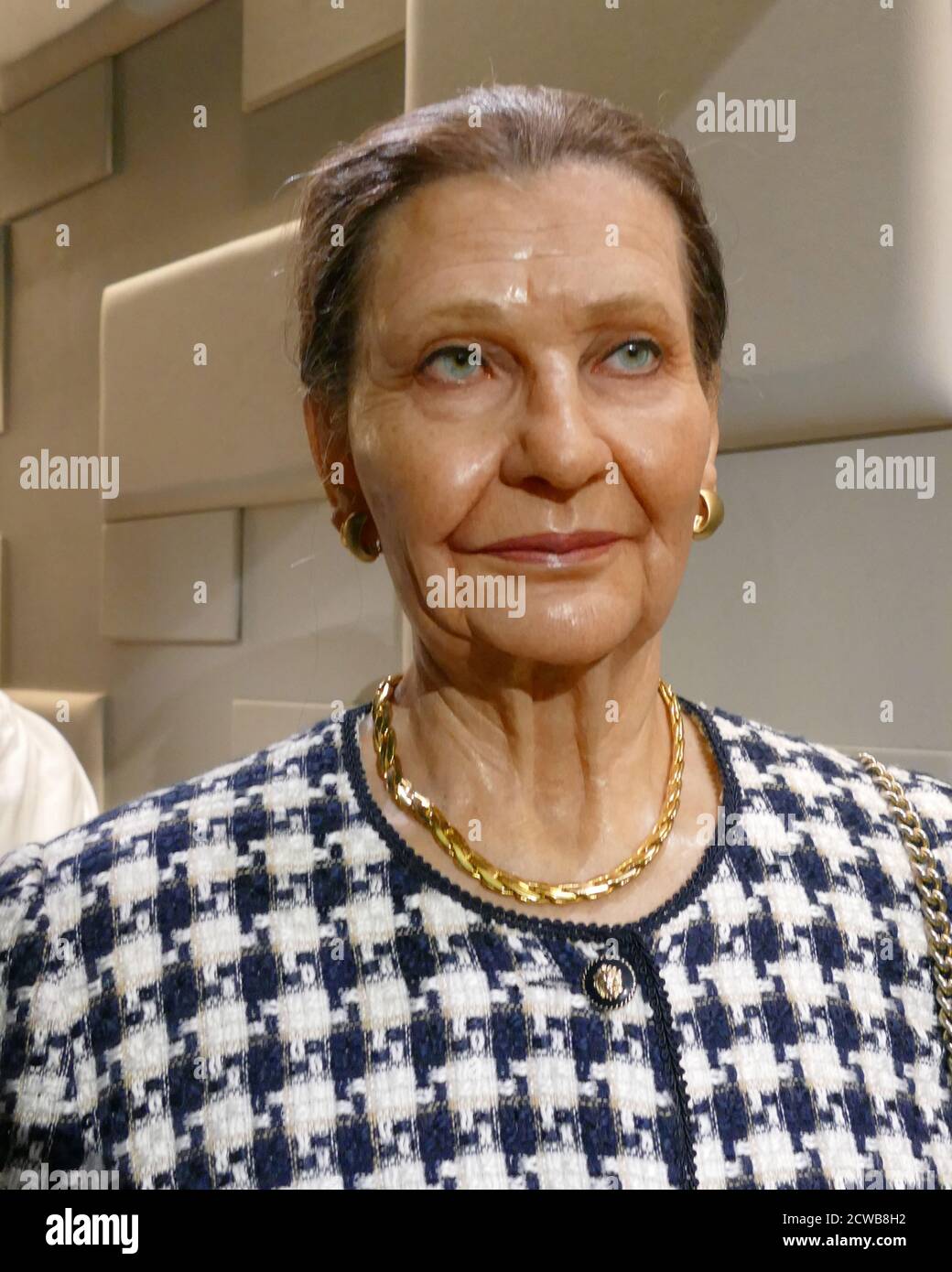 Statue en cire de Simone Veil, (1927 - 2017) avocat et homme politique français qui a été ministre de la Santé sous Valery Giscard d'Estaing, Président du Parlement européen et membre du Conseil constitutionnel de France. Banque D'Images