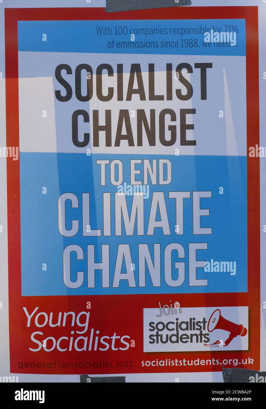 Littérature du Parti socialiste des travailleurs, Londres, lors de la grève climatique du 20 septembre 2019. Également connue sous le nom de semaine mondiale pour l'avenir, une série de grèves et de manifestations internationales pour exiger des mesures pour lutter contre le changement climatique. Les manifestations du 20 septembre ont probablement été les plus importantes grèves climatiques de l'histoire mondiale. Les organisateurs ont indiqué que plus de 4 millions de personnes ont participé à des grèves dans le monde entier, dont 300000 000 personnes ont participé à des manifestations au Royaume-Uni Banque D'Images