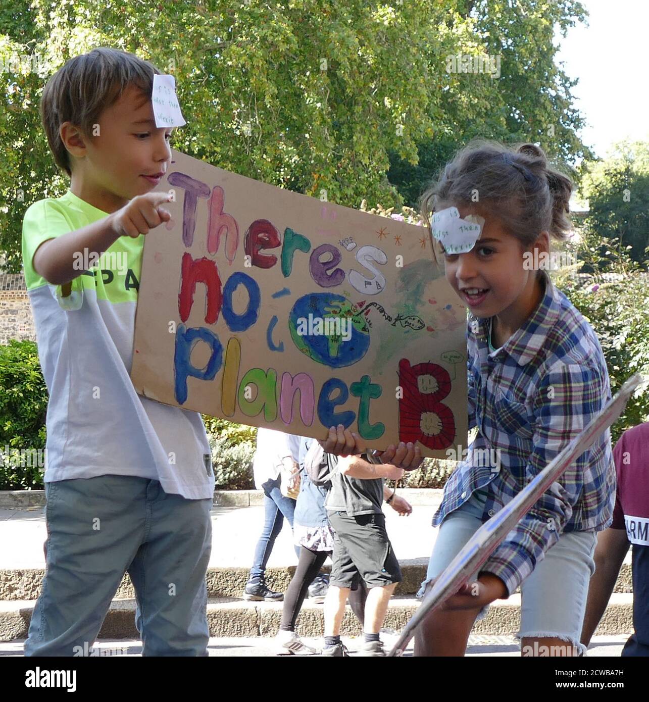 Les enfants participent à la grève climatique du 20 septembre 2019 à Londres. Également connue sous le nom de semaine mondiale pour l'avenir, une série de grèves et de manifestations internationales pour exiger des mesures pour lutter contre le changement climatique. Les manifestations du 20 septembre ont probablement été les plus importantes grèves climatiques de l'histoire mondiale. Les organisateurs ont indiqué que plus de 4 millions de personnes ont participé à des grèves dans le monde entier, dont 300000 000 personnes ont participé à des manifestations au Royaume-Uni Banque D'Images