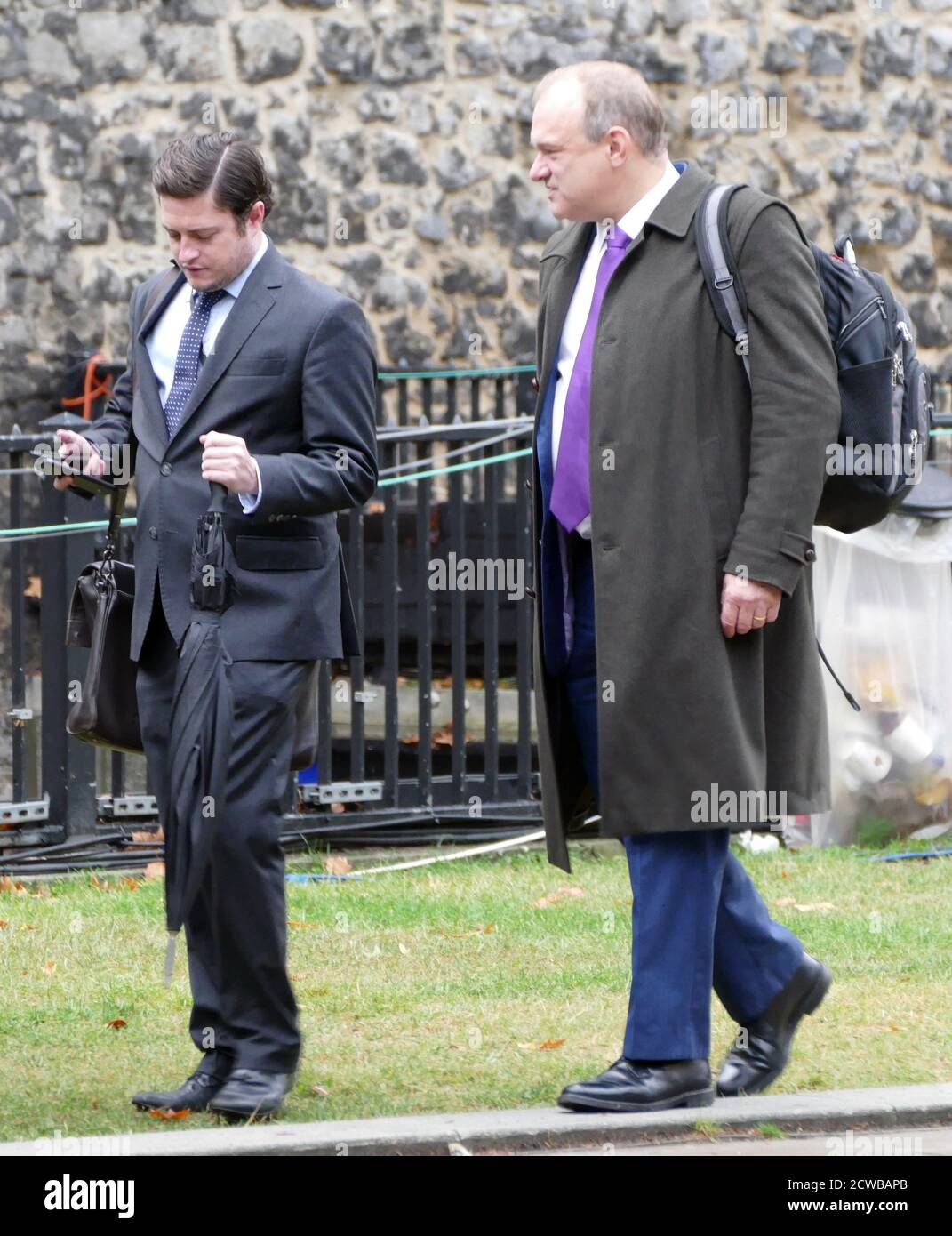 Sir Ed Davey arrive pour un entretien avec les médias, après le retour du Parlement à siéger, après l'annulation de la prorogation par la Cour suprême. 25 septembre 2019. Sir Ed Davey (né en 1965), homme politique britannique qui a été chef adjoint des libéraux-démocrates depuis 2019. Il a été secrétaire d'État à l'énergie et au changement climatique de 2012 à 2015 dans la coalition conservateur-libéral-démocrate Banque D'Images