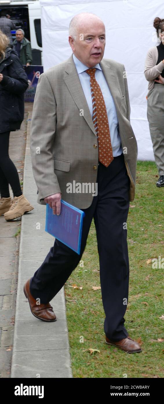 Jack Dromey, arrive pour un entretien avec les médias après son retour au Parlement après l'annulation de la prorogation par la Cour suprême. 25 septembre 2019. Jack Dromey (né en 1948); politicien et syndicaliste du Parti travailliste britannique. Il est député de Birmingham Erdington depuis les élections générales de 2010 Banque D'Images