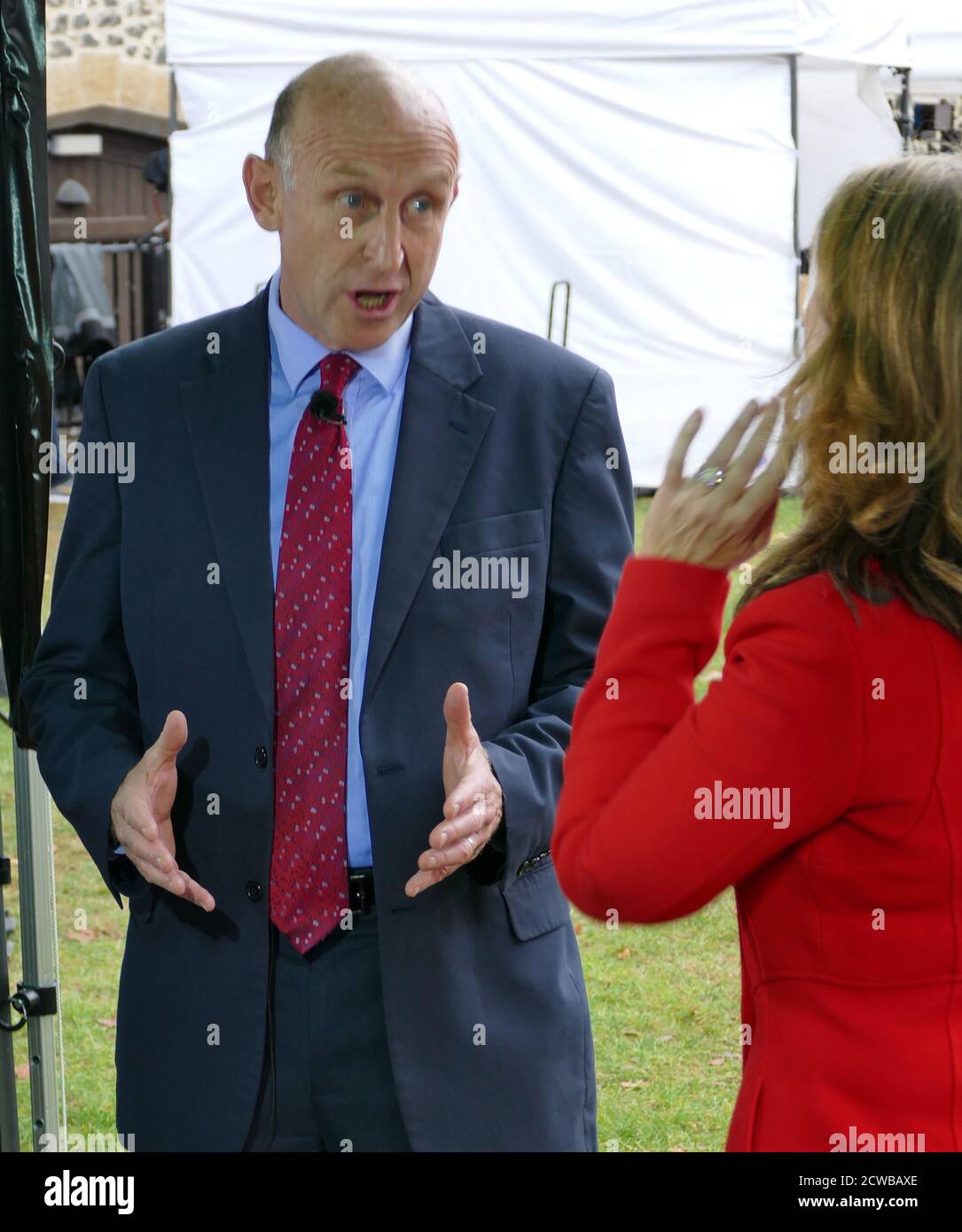 John Healey arrive pour donner des entrevues aux médias, après être revenu au Parlement après l'annulation de la prorogation par la Cour suprême. 25 septembre 2019. John Healey (né en 1960); politicien du Parti travailliste britannique, membre du Parlement (député) de Wentworth et Dearne depuis 1997 et Secrétaire d'État adjoint au logement depuis 2016. Banque D'Images