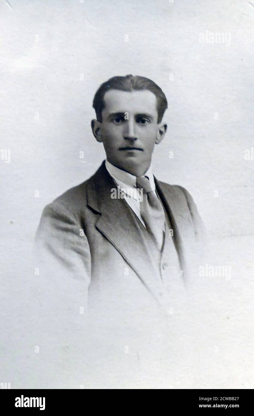 Photographie d'un homme, d'un album photo de famille anglais. Début du XXe siècle. 1920 Banque D'Images
