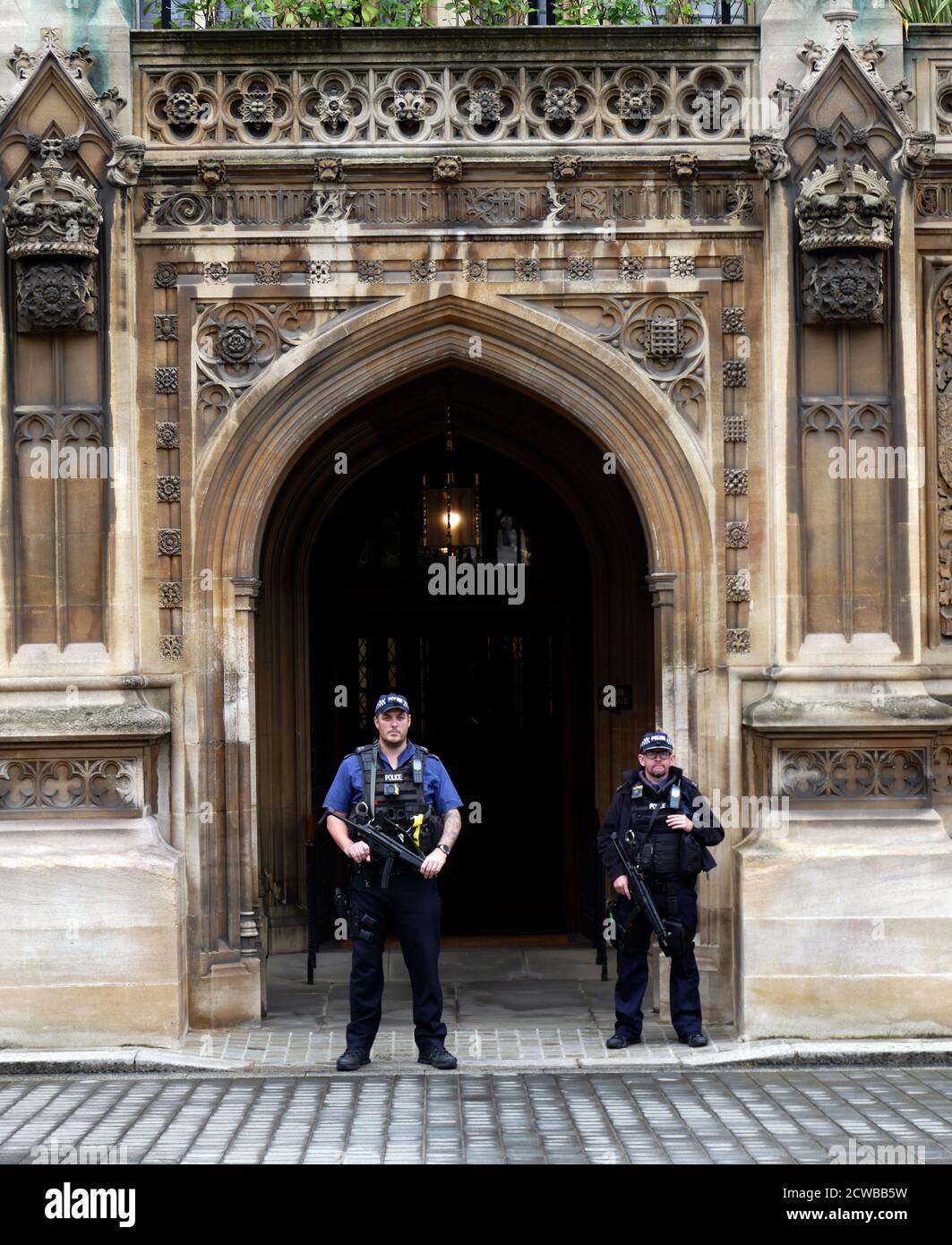 Sécurité hors du Parlement du Royaume-Uni, Westminster, Londres. 2019. Banque D'Images