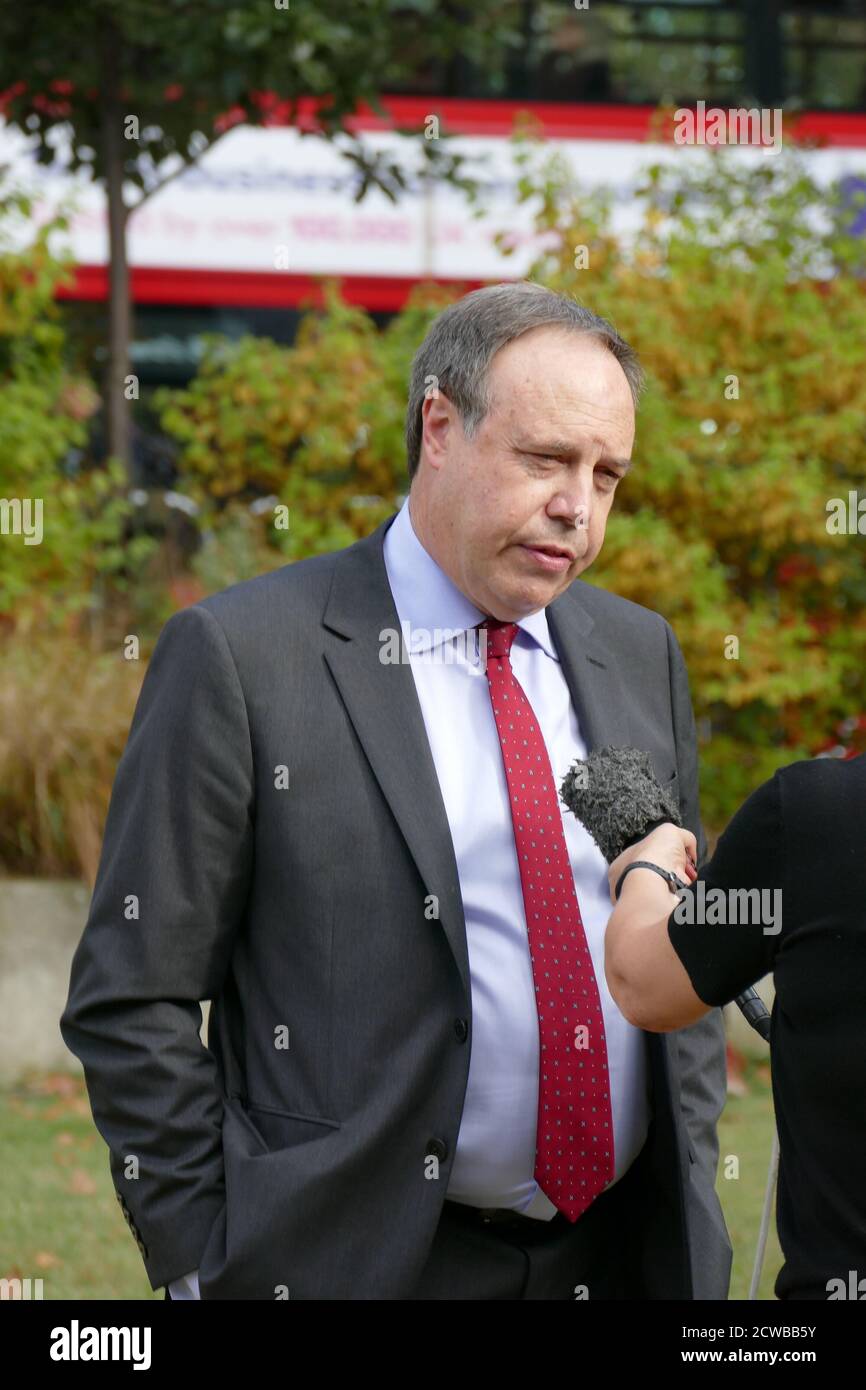 Nigel Alexander Dodds (né en 1958), avocat irlandais du Nord et syndicaliste. Il est député en exercice de Belfast-Nord et est chef adjoint du Parti unioniste démocratique (DUP) depuis juin 2008. Il a été maire de Belfast deux fois et, à partir de 1993, il a été secrétaire général du DUP Banque D'Images