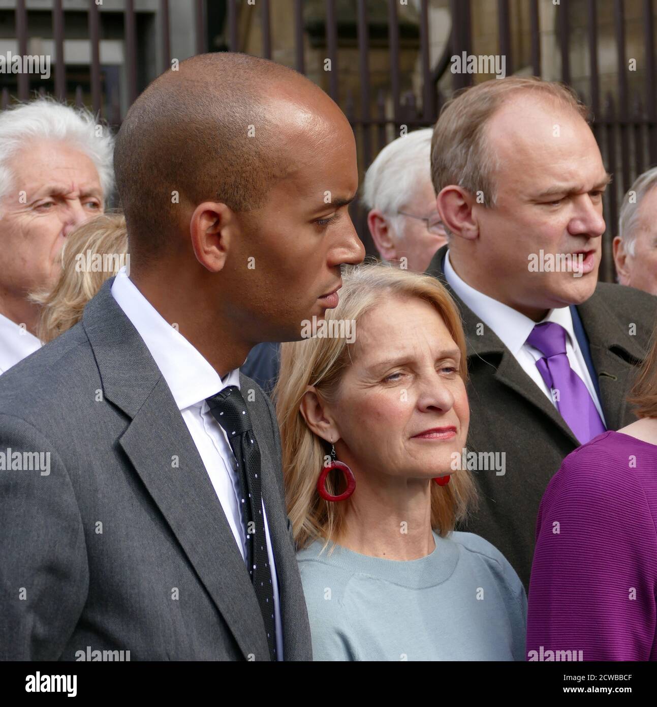 Rangée avant de gauche à droite : Chuka Umunna, Wera Benedicta Hobhouse, et ed Davey, députés libéraux démocrates à Londres, septembre 2019 Banque D'Images