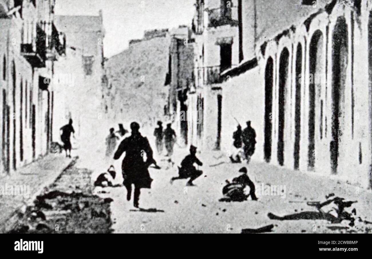 Lleida (Lérida), a servi de point de défense clé pour Barcelone pendant la guerre civile espagnole, et est tombé aux insurgés, dont les forces aériennes l'ont bombardée abondamment, en 1937 et 1938. Les attaques de Condor de la Légion du 2 novembre 1937 contre Lleida sont devenues particulièrement infâmes puisqu'elles ont été dirigées vers l'école connue sous le nom de Liceu Escolar de Lleida. 48 enfants et plusieurs enseignants y sont morts ce jour-là, 300 personnes ont été tuées lors des attentats du 2 novembre Banque D'Images
