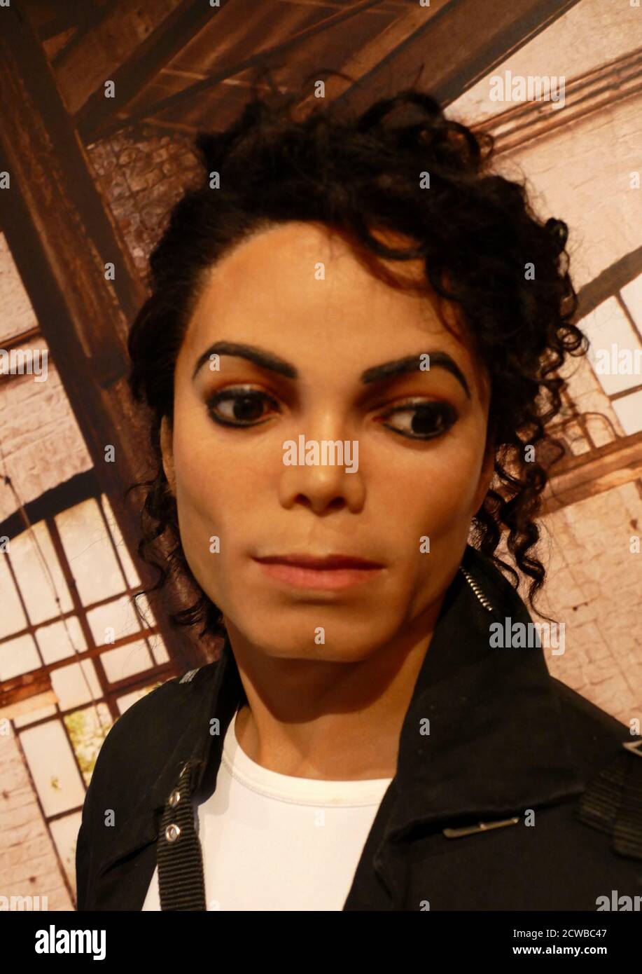 Figurine à la cire de Michael Jackson (1958 - 2009), chanteur, auteur-compositeur et danseur américain. Surnommé le « roi de la pop », il est considéré comme l'une des figures culturelles les plus importantes du XXe siècle et l'un des plus grands artistes de l'histoire de la musique. Banque D'Images