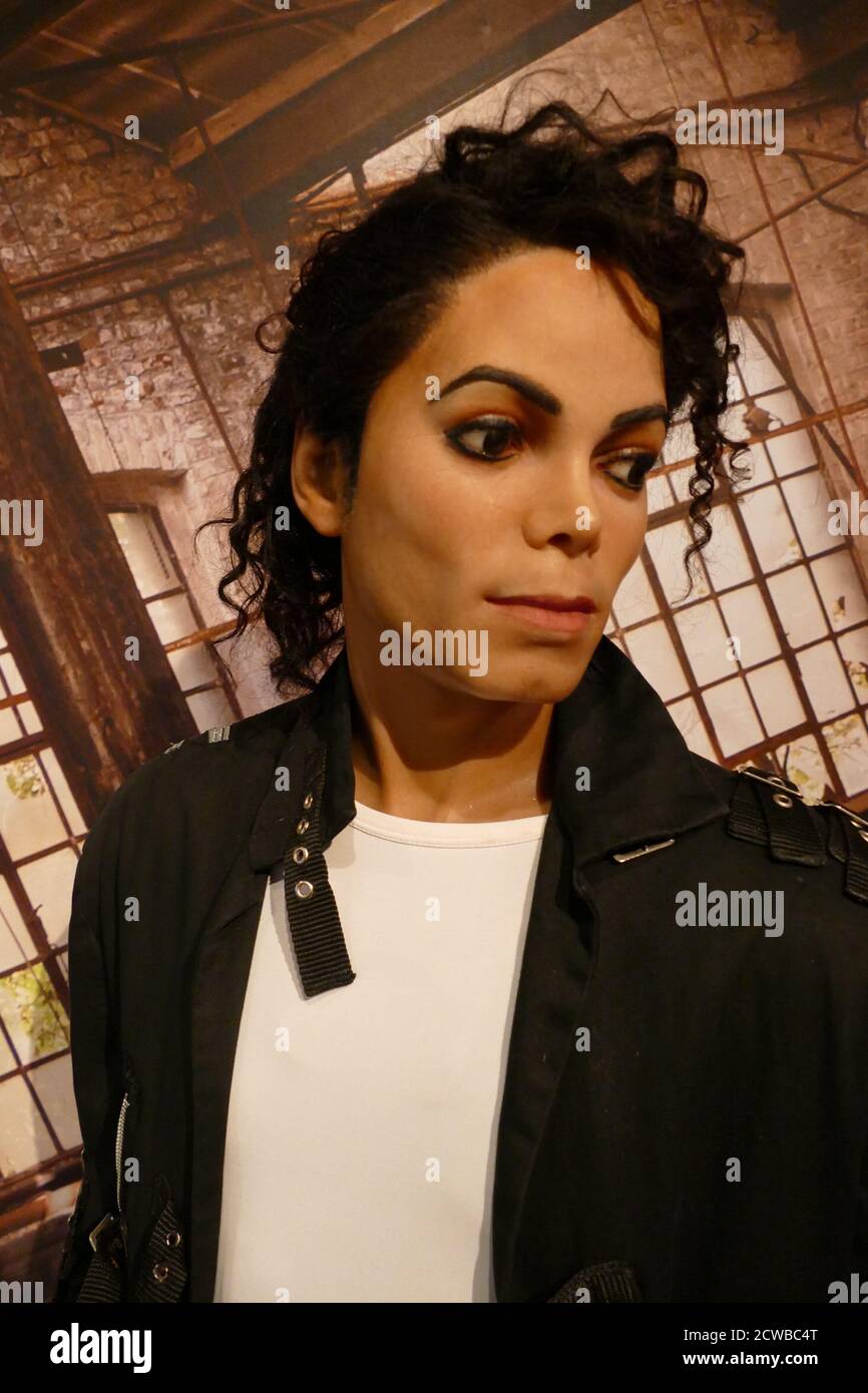 Figurine à la cire de Michael Jackson (1958 - 2009), chanteur, auteur-compositeur et danseur américain. Surnommé le « roi de la pop », il est considéré comme l'une des figures culturelles les plus importantes du XXe siècle et l'un des plus grands artistes de l'histoire de la musique. Banque D'Images