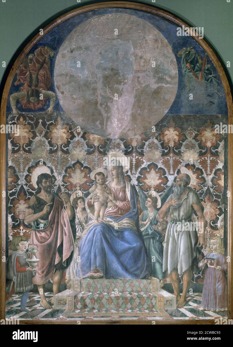 Madonna and Child with Angels', c1443, par Andrea del Castagno. La Vierge et l'enfant avec les anges, Jean le Baptiste et Jérôme, et deux membres de la famille Pazzi. Partie du Palazzo Pitti, Galleria Palatin, Florence, Italie. Banque D'Images