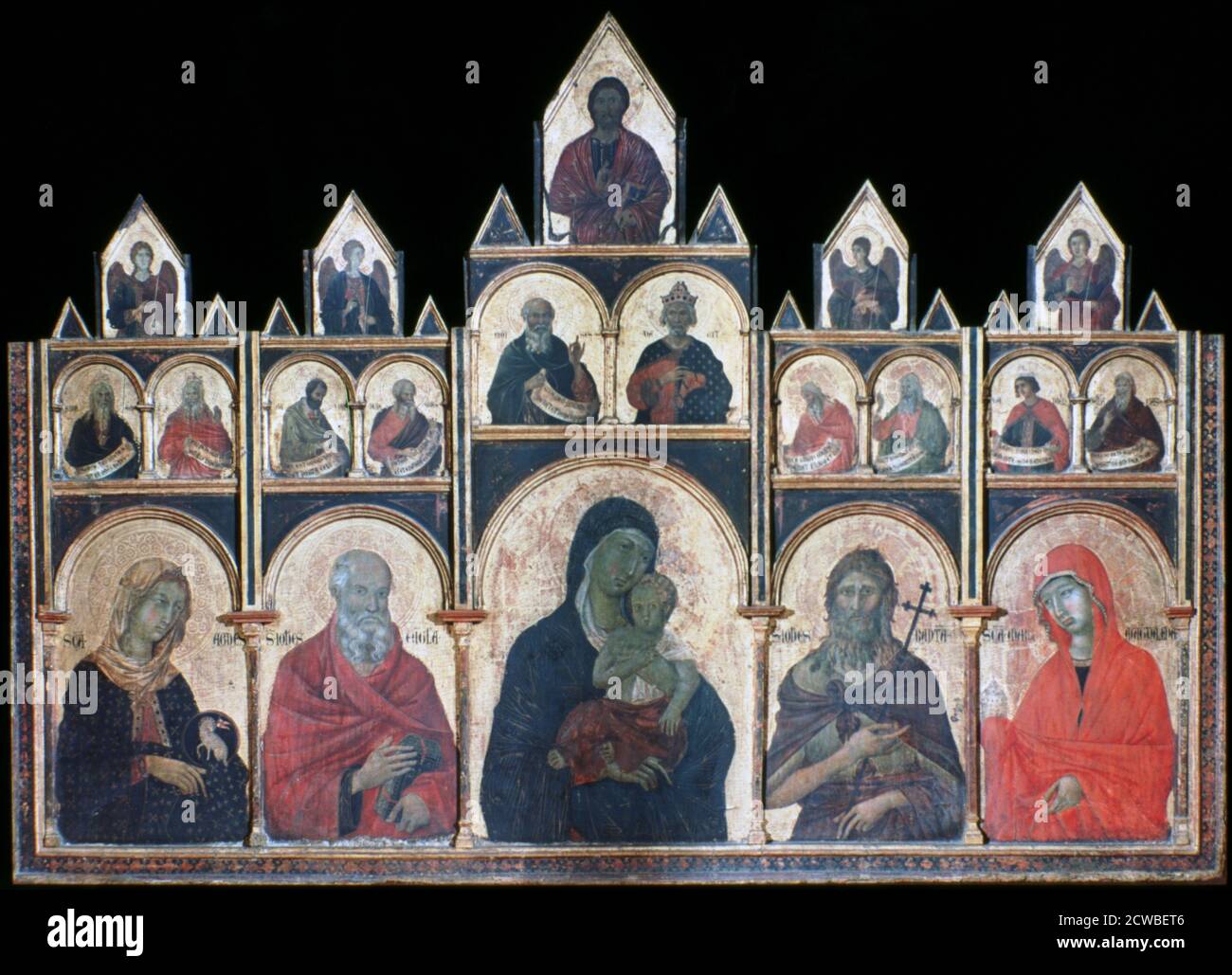 La Sainte Vierge au Christ enfant et saints, c1278-1318. Artiste: Duccio di Buoninsegna. Duccio di Buoninsegna (c1255-1320) est un peintre italien actif à Sienne, à la fin du XIIIe siècle et au début du XIVe siècle. Il a été engagé tout au long de sa vie pour accomplir de nombreuses œuvres importantes dans les bâtiments gouvernementaux et religieux autour de l'Italie. Banque D'Images