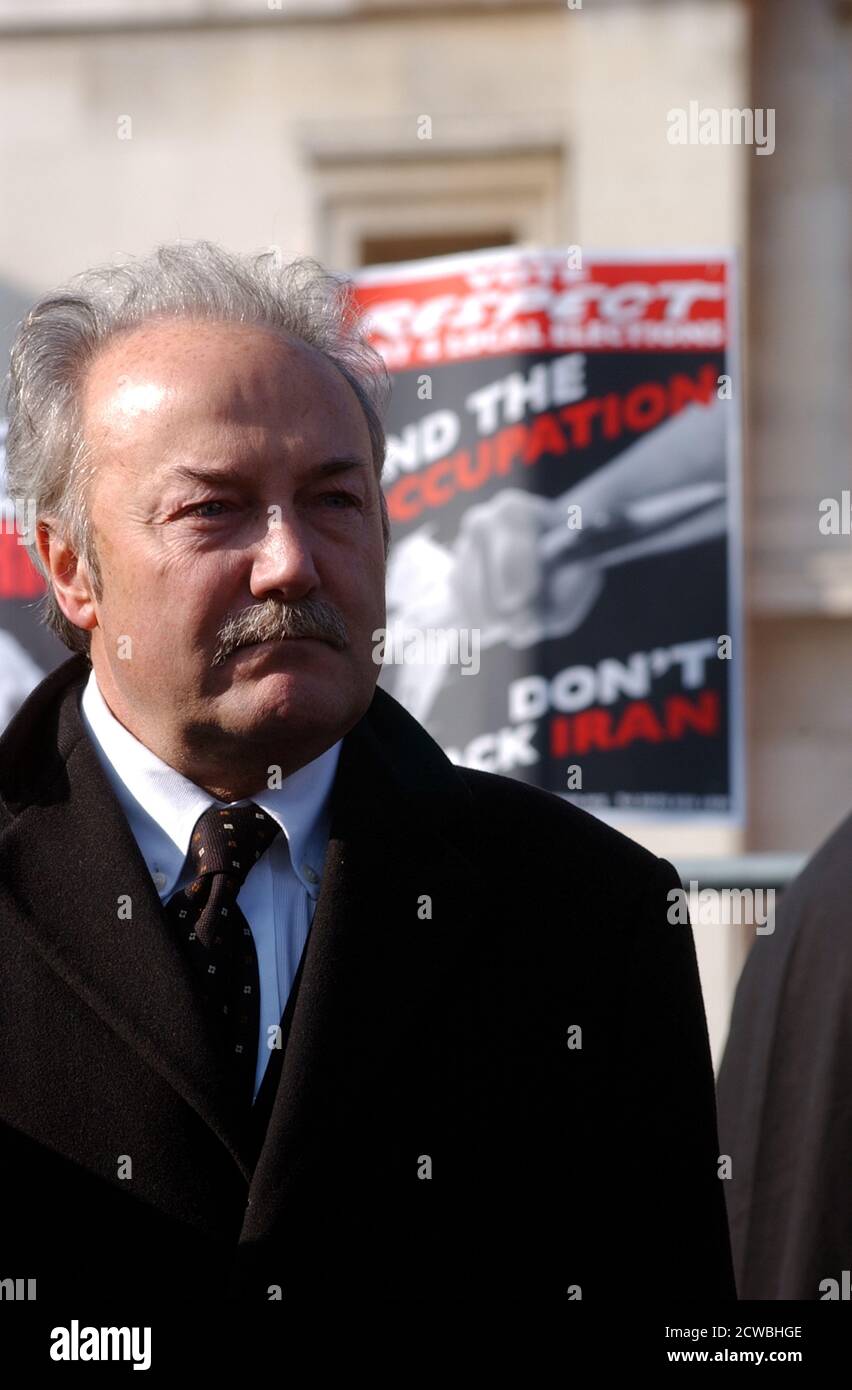 Photographie de George Galloway parlant lors d'un rassemblement contre la guerre en Irak. George Galloway (1954-) politicien, radiodiffuseur et écrivain britannique. Banque D'Images