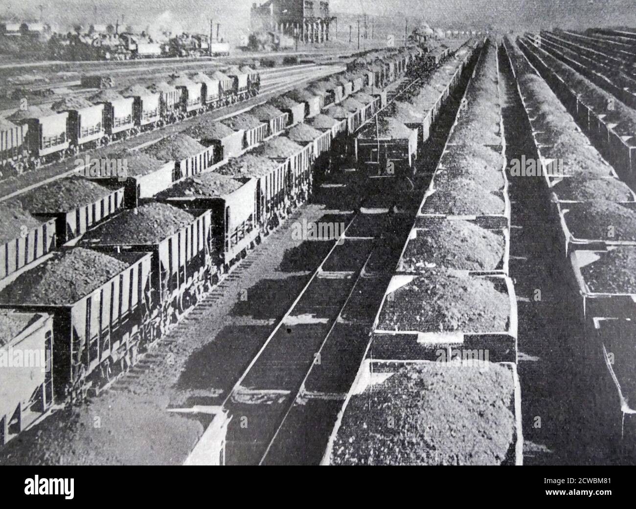 Photo en noir et blanc des trains du Minnesota transportant du minerai de fer. Banque D'Images