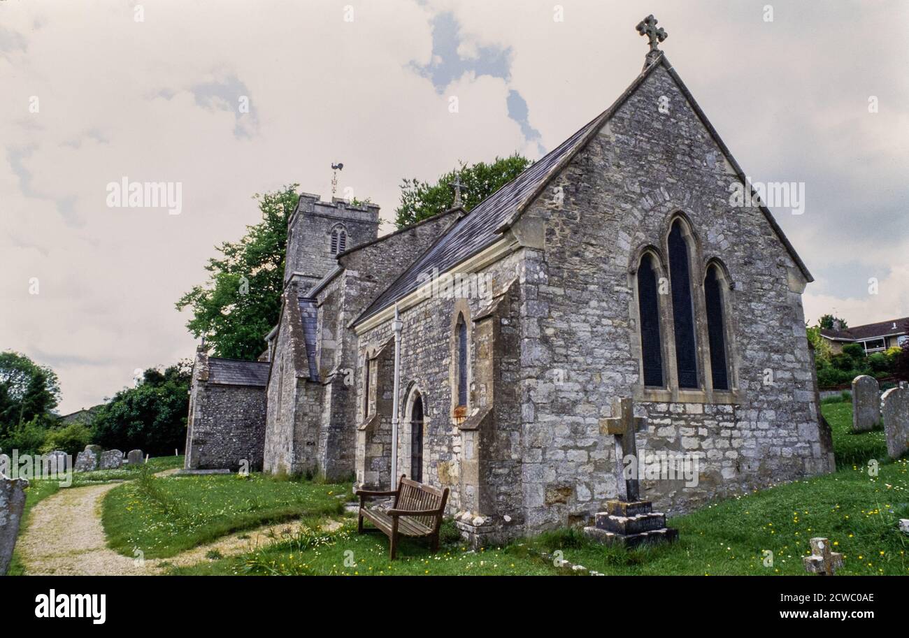 L'église du village. Le village de Tolpuddle à Dorset est considéré par beaucoup comme le berceau du syndicalisme des métiers en Grande-Bretagne. Les martyrs de Tolpuddle étaient six ouvriers agricoles du village qui, en 1834, ont été reconnus coupables d'avoir prêté un serment secret comme membres de la Société amicale des travailleurs agricoles, Arrêté sur une technique légale au cours d'un conflit de travail contre la réduction des salaires avant d'être condamné à R v Lovelass et à d'autres et condamnés à un transport pénal vers l'Australie. Ils ont été pardonnés en 1836 après des manifestations de masse par des sympathisants et le soutien de Lord John Russel Banque D'Images