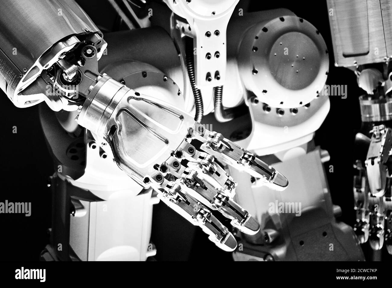 Robot moderne en métal avec bras Banque D'Images
