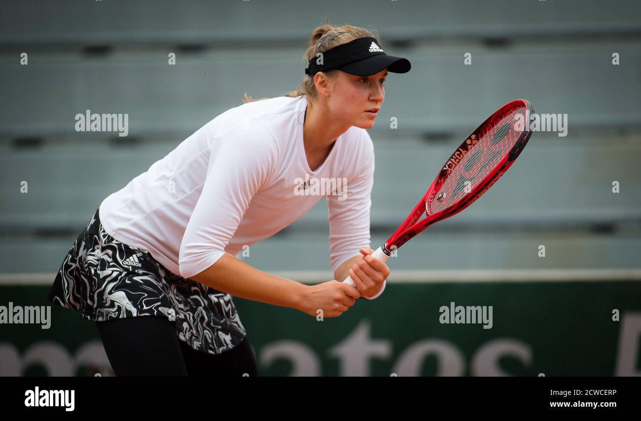Paris, France. 29 septembre 2020. Elena Rybakina du Kazakhstan en action contre Sorana Cirstea de Roumanie lors de la première partie du tournoi de tennis Roland Garros 2020, Grand Chelem, le 29 septembre 2020 au stade Roland Garros à Paris, France - photo Rob Prange / Espagne DPPI / DPPI crédit: LM/DPPI/Rob Prange/Alay Live News Banque D'Images