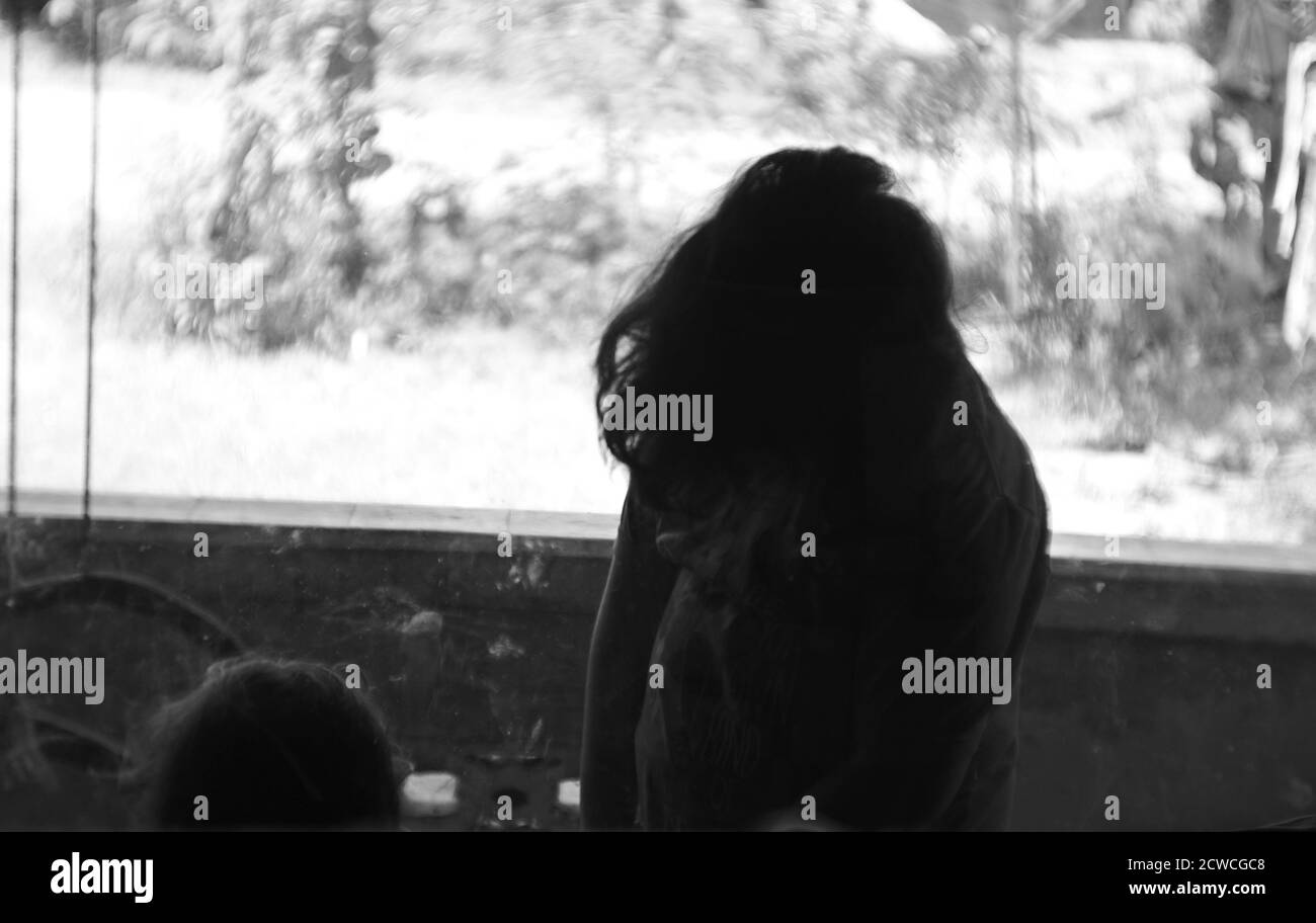 Thème de l'horreur et légende urbaine. Silhouette conceptuelle d'un enfant Blora, central Java, Banque D'Images