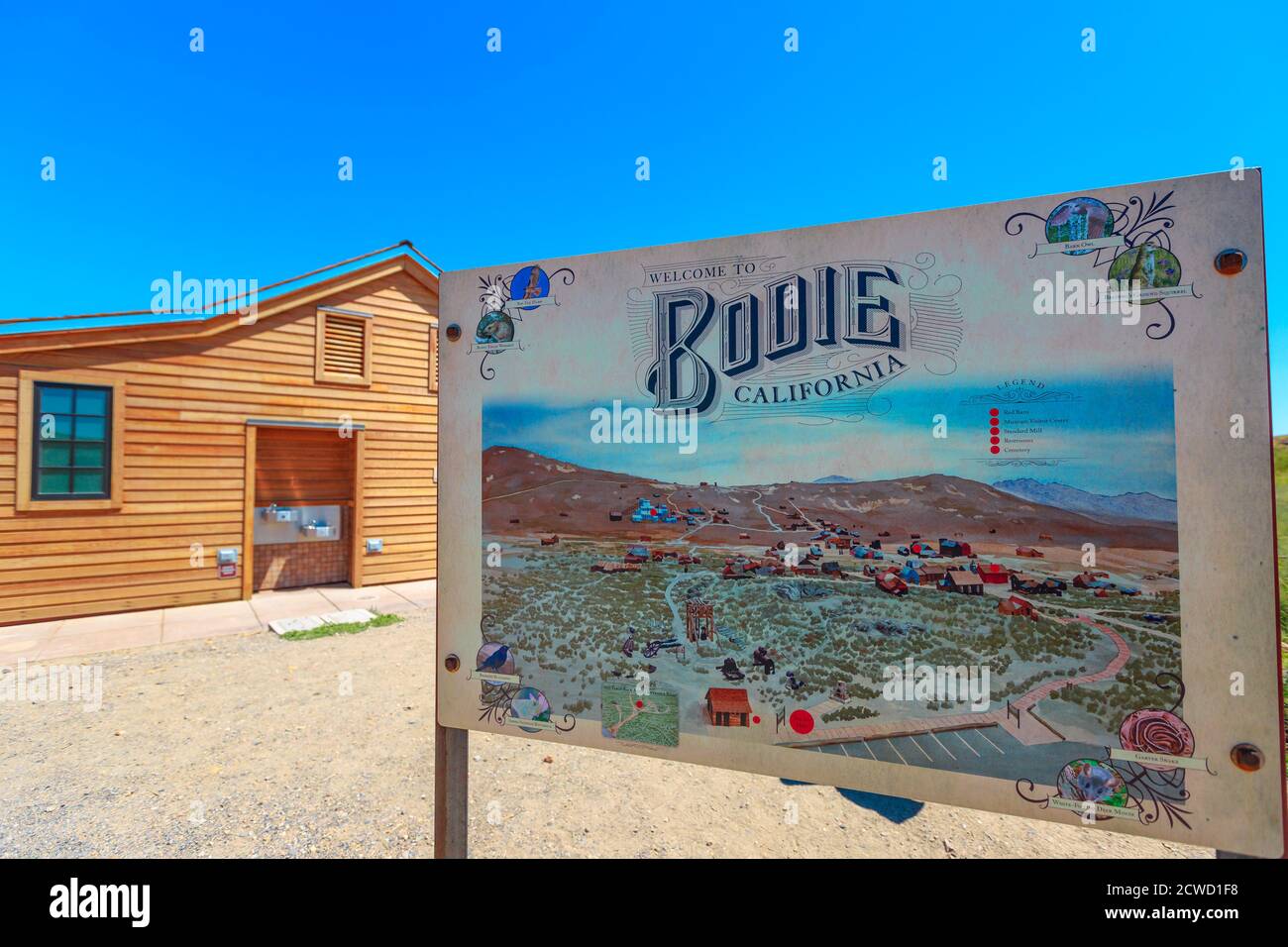 Parc historique de l'État de Bodie, Californie, États-Unis d'Amérique - 12 août 2016 : panneau d'entrée de la ville fantôme de Bodie et carte à Bodie californienne Banque D'Images