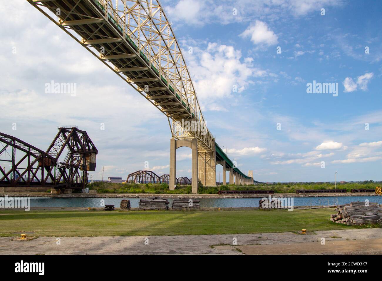 Pont international à la frontière entre Sault Ste Marie, Michigan, États-Unis et la province de l'Ontario, Canada. Banque D'Images