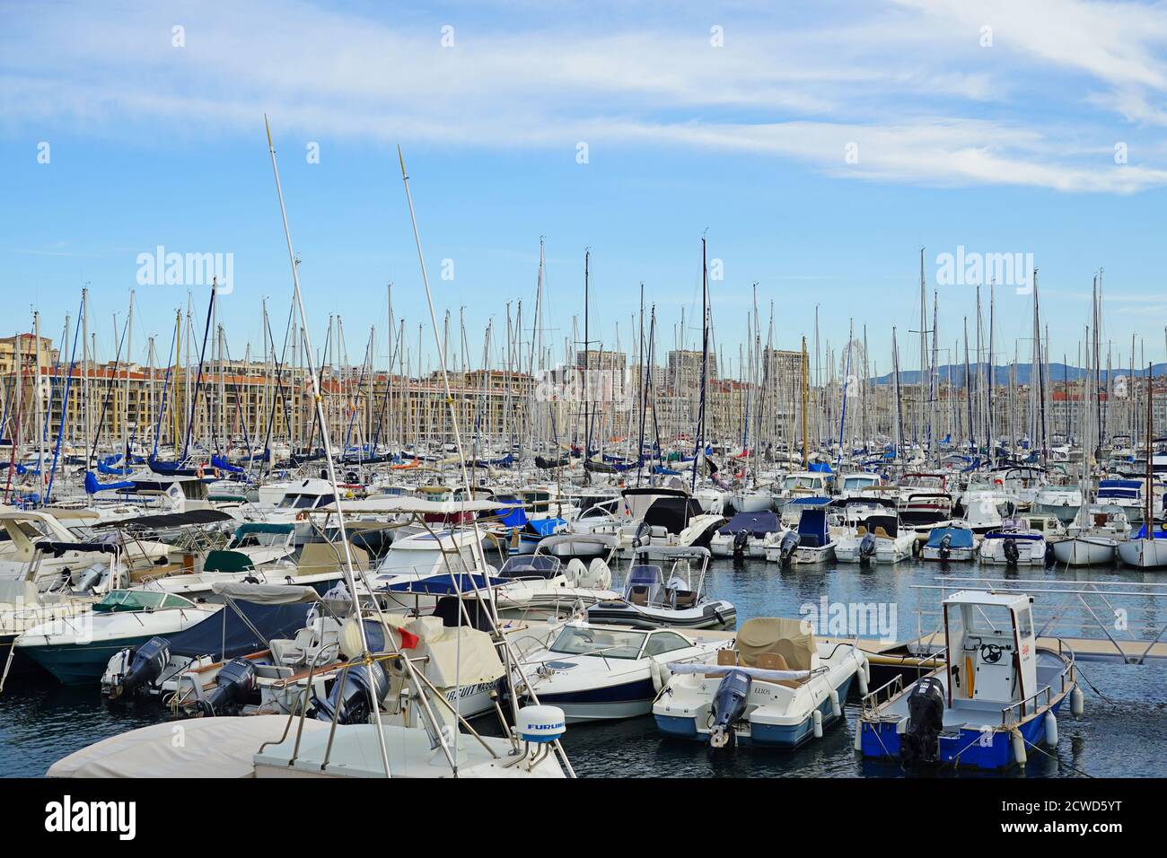 MARSEILLE, FRANCE -13 nov 2019- Vue de bateaux dans la vue Vieux Port et marina à Marseille, France. Banque D'Images