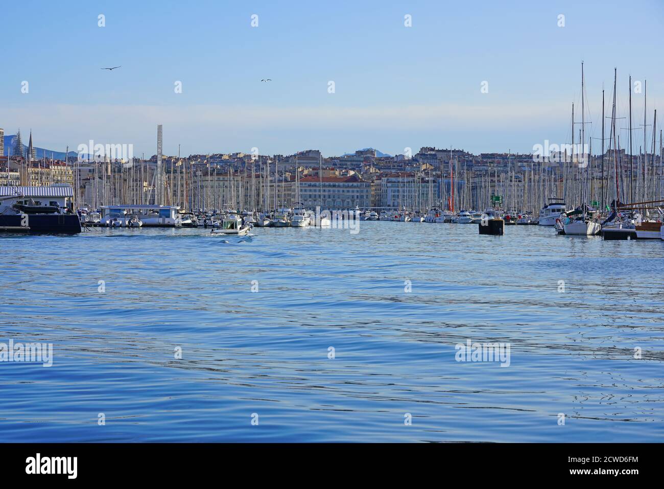 MARSEILLE, FRANCE -13 nov 2019- Vue de bateaux dans la vue Vieux Port et marina à Marseille, France. Banque D'Images