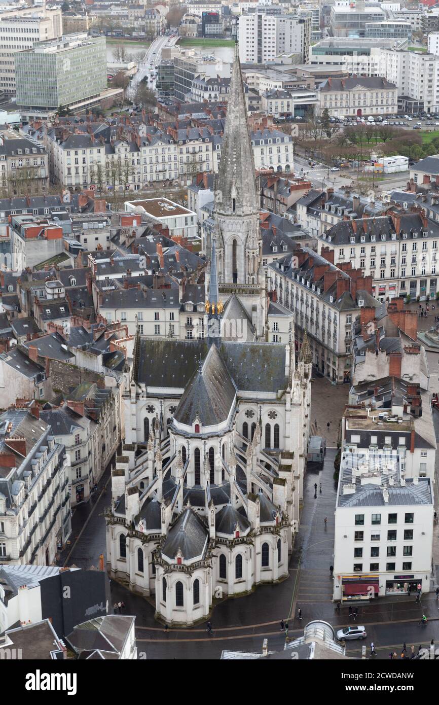 Nantes, France : 22 février 2020 : vue aérienne de Nantes montrant la basilique Saint-Nicolas Banque D'Images