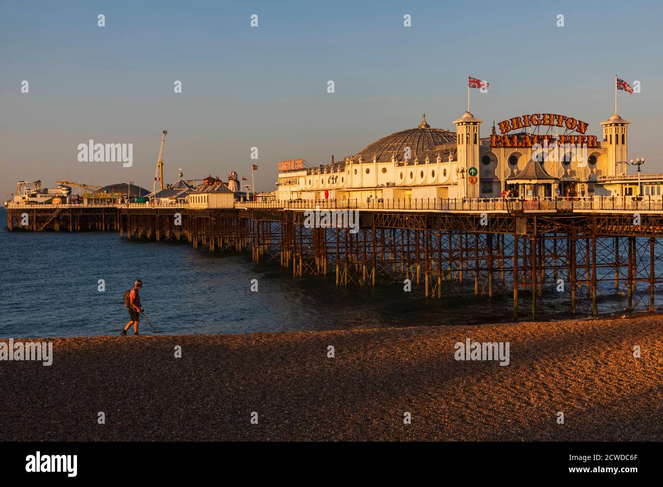 Angleterre, East Sussex, Brighton, Brighton Beach et Pier Banque D'Images