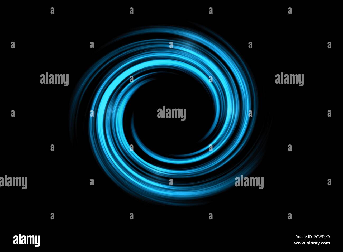 Trous noirs abstraits dans l'espace ou tunnel en spirale avec lumière brouillard bleu sur fond noir Banque D'Images