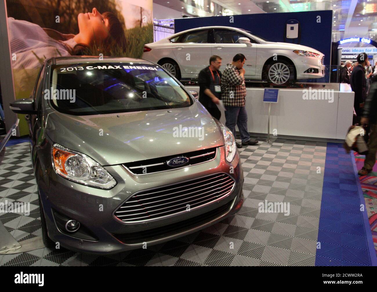 Ford C Max Banque D Image Et Photos Page 2 Alamy Ford C Max Banque D Image Et Photos Page 2 Alamy