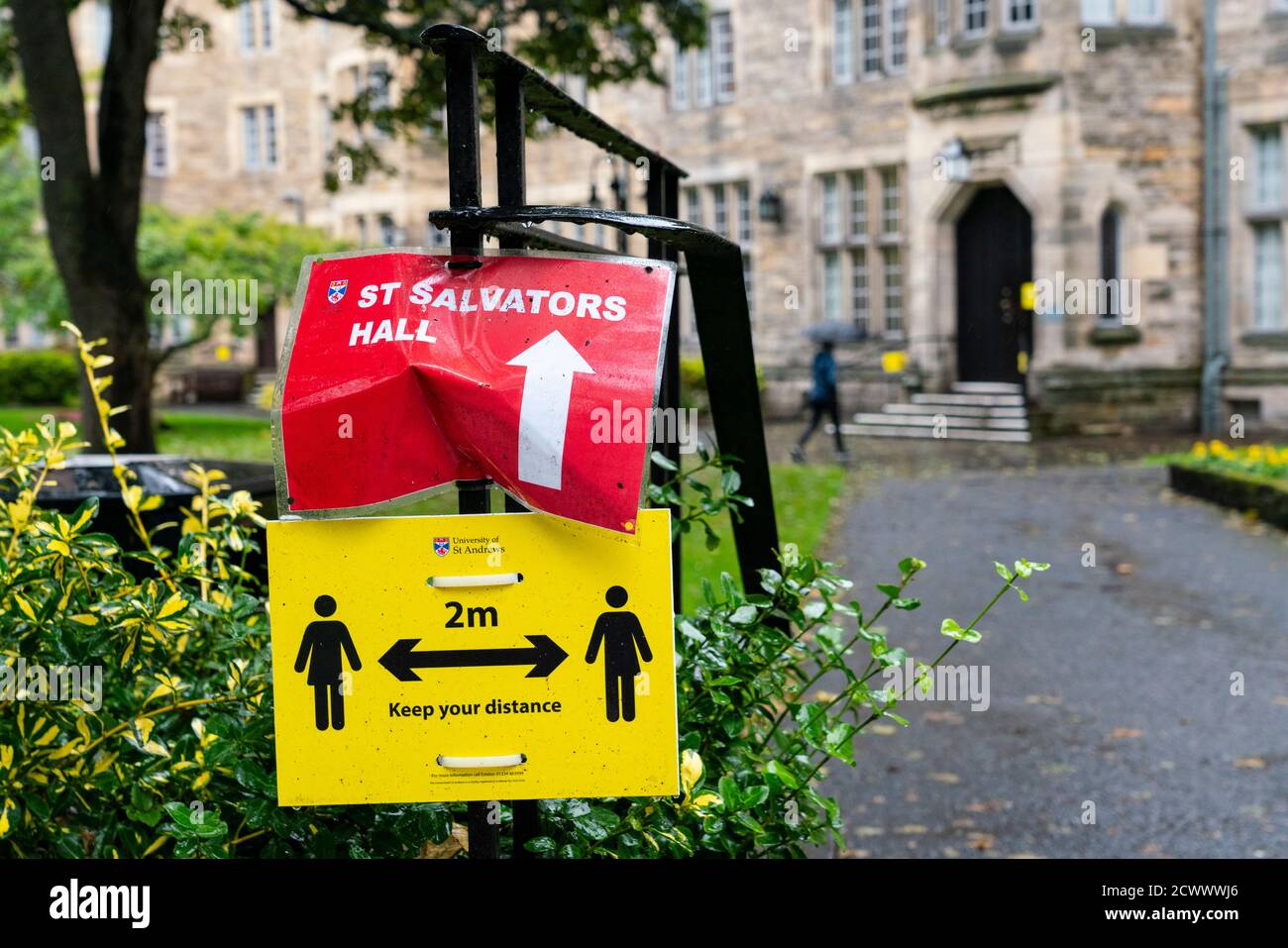 St Andrews, Écosse, Royaume-Uni. 30 septembre 2020. On a dit aux étudiants des salles de résidence de l'Université St Andrews qu'ils peuvent partir à la maison sans pénalité financière. Le gouvernement écossais a déclaré de manière controversée aux étudiants écossais de s'auto-isoler dans leurs chambres à la suite des épidémies localisées de Covid-19 parmi les étudiants. Photo : extérieur du St Salvators Hall. Iain Masterton/Alay Live News Banque D'Images