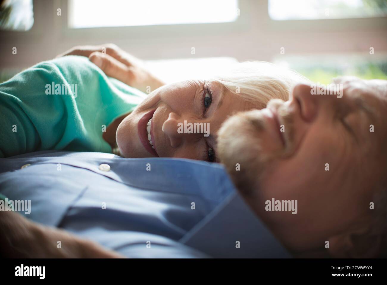 Gros plan portrait couple senior heureux et insouciant Banque D'Images