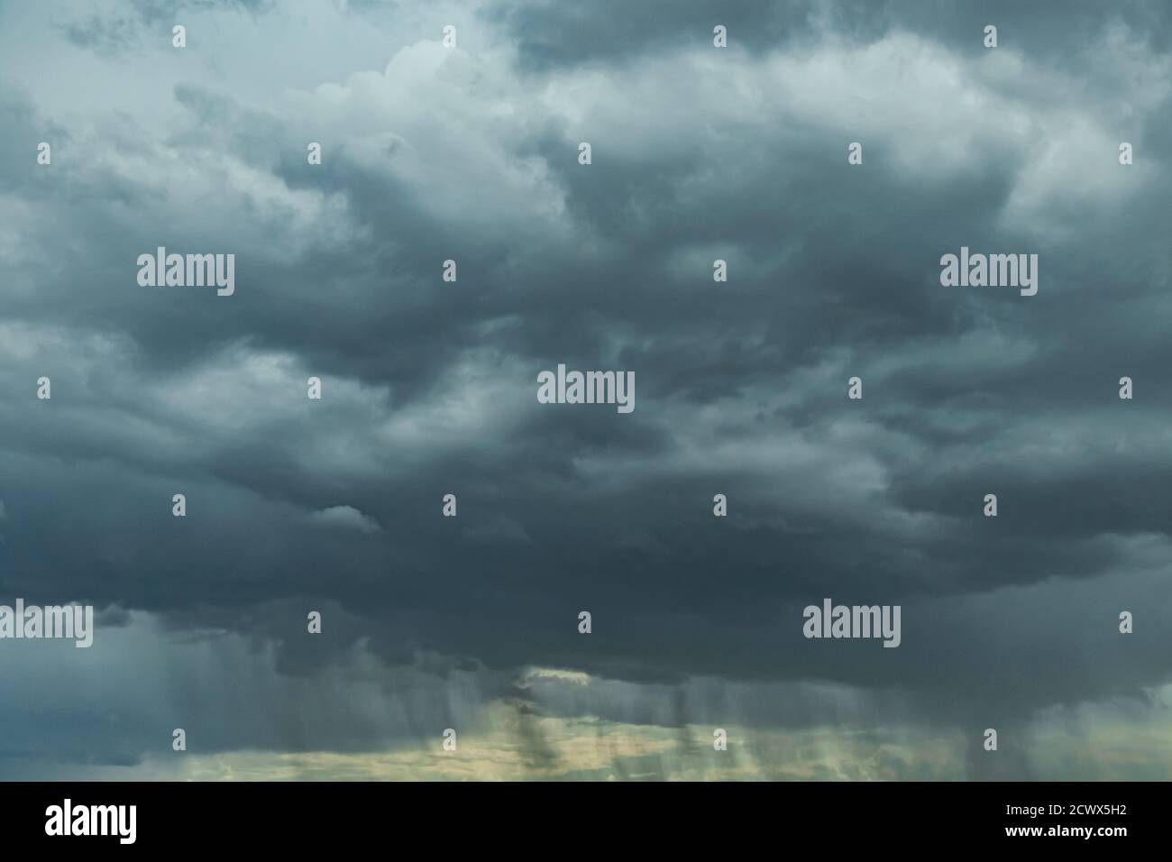 Des orages. Pluie. L'approche de la tempête. Banque D'Images