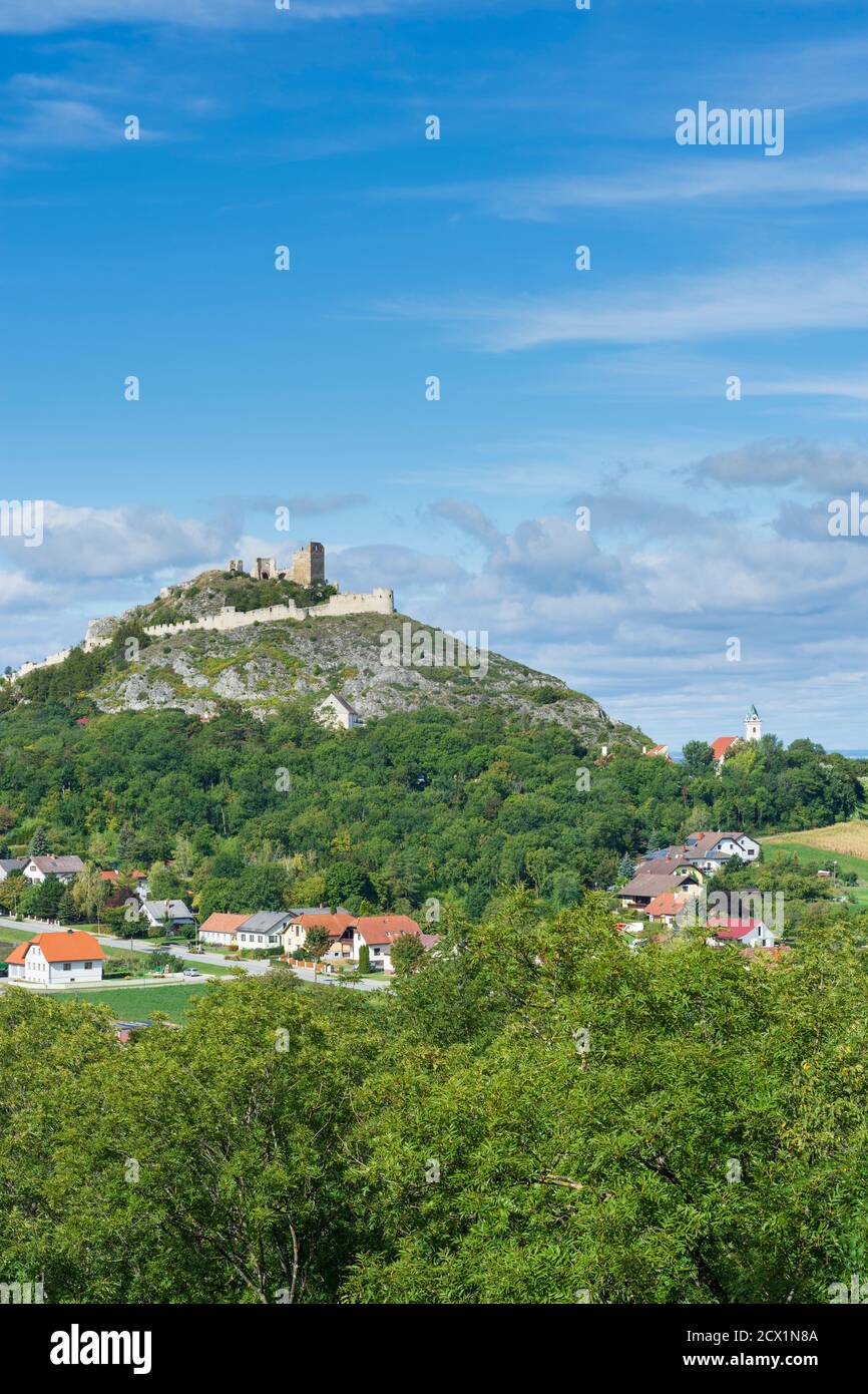 Staatz: Château de Staatz ruine, église St Martin à Weinviertel, Niederösterreich, Basse-Autriche, Autriche Banque D'Images Staatz: Château de Staatz ruine, église St Martin à Weinviertel, Niederösterreich, Basse-Autriche, Autriche Banque D'Images
