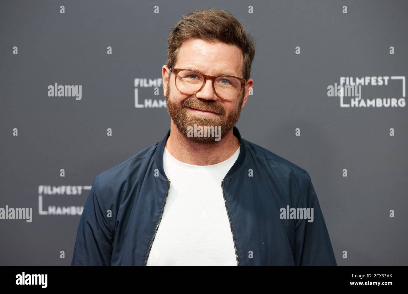 Hambourg, Allemagne. 30 septembre 2020. Sven Bohse, réalisateur, vient à la première de son film de télévision "le secret de la forêt morte" au Filmfest Hambourg. Credit: Georg Wendt/dpa/Alay Live News Banque D'Images