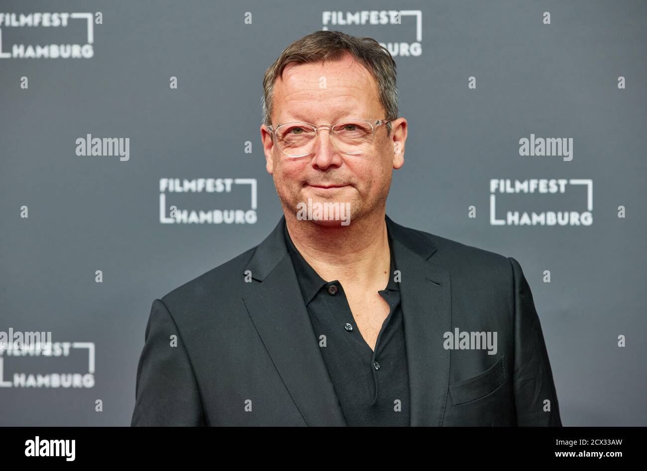 Hambourg, Allemagne. 30 septembre 2020. Matthias Brandt, acteur, vient à la première du film de télévision "le secret de la forêt des morts" au Filmfest Hamburg Credit: Georg Wendt/dpa/Alay Live News Banque D'Images