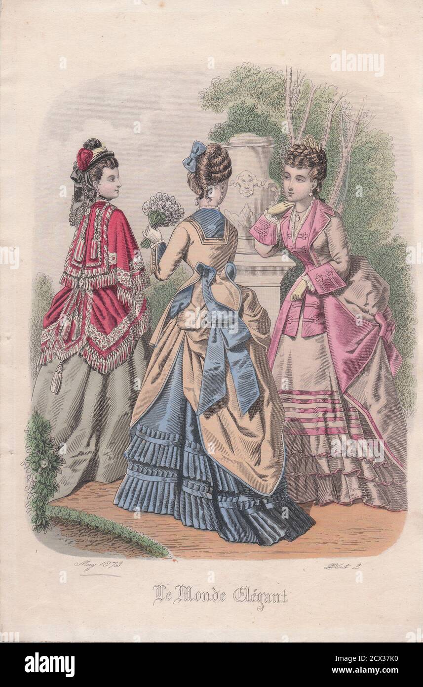 Le monde élégant : une assiette mode victorienne couleur Mai 1873 avec 2 robes pour femmes (rose et bleu) et un manteau d'extérieur rouge Banque D'Images