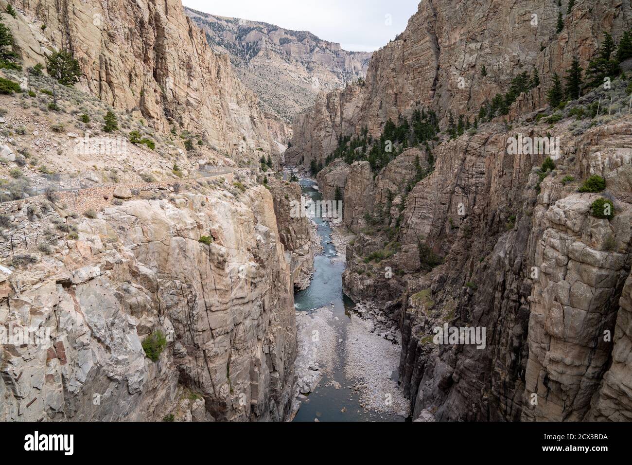 Canyon et Shoshone River au barrage de Buffalo Bill à l' Cody Wyoming Banque D'Images