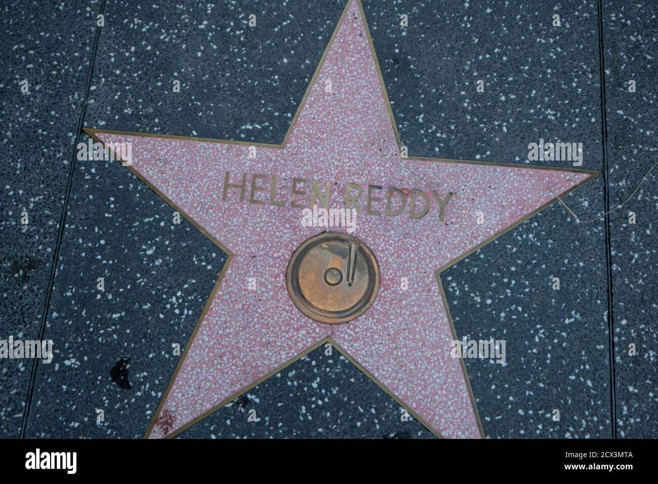 Los Angeles, Californie, États-Unis. 30 septembre 2020. La star de Helen ReddyÃs sur le Hollywood Walk of Fame est vue le 30 septembre 2030 à Los Angeles. Helen Reddy, qui est décédée à l'âge de 78 ans, était une chanteuse et auteure-compositrice dont la chanson Je suis une femme est devenue un cri de ralliement pour le mouvement féministe naissant. Crédit: Ringo Chiu/ZUMA Wire/Alay Live News Banque D'Images
