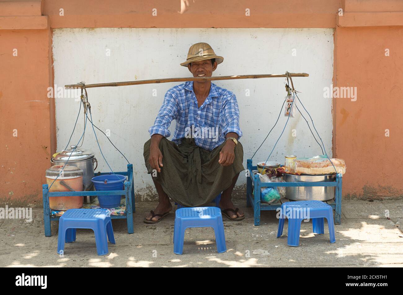 Fournisseur itinérant de produits alimentaires. Rangoon. Yangon, Birmanie. Myanmar Banque D'Images