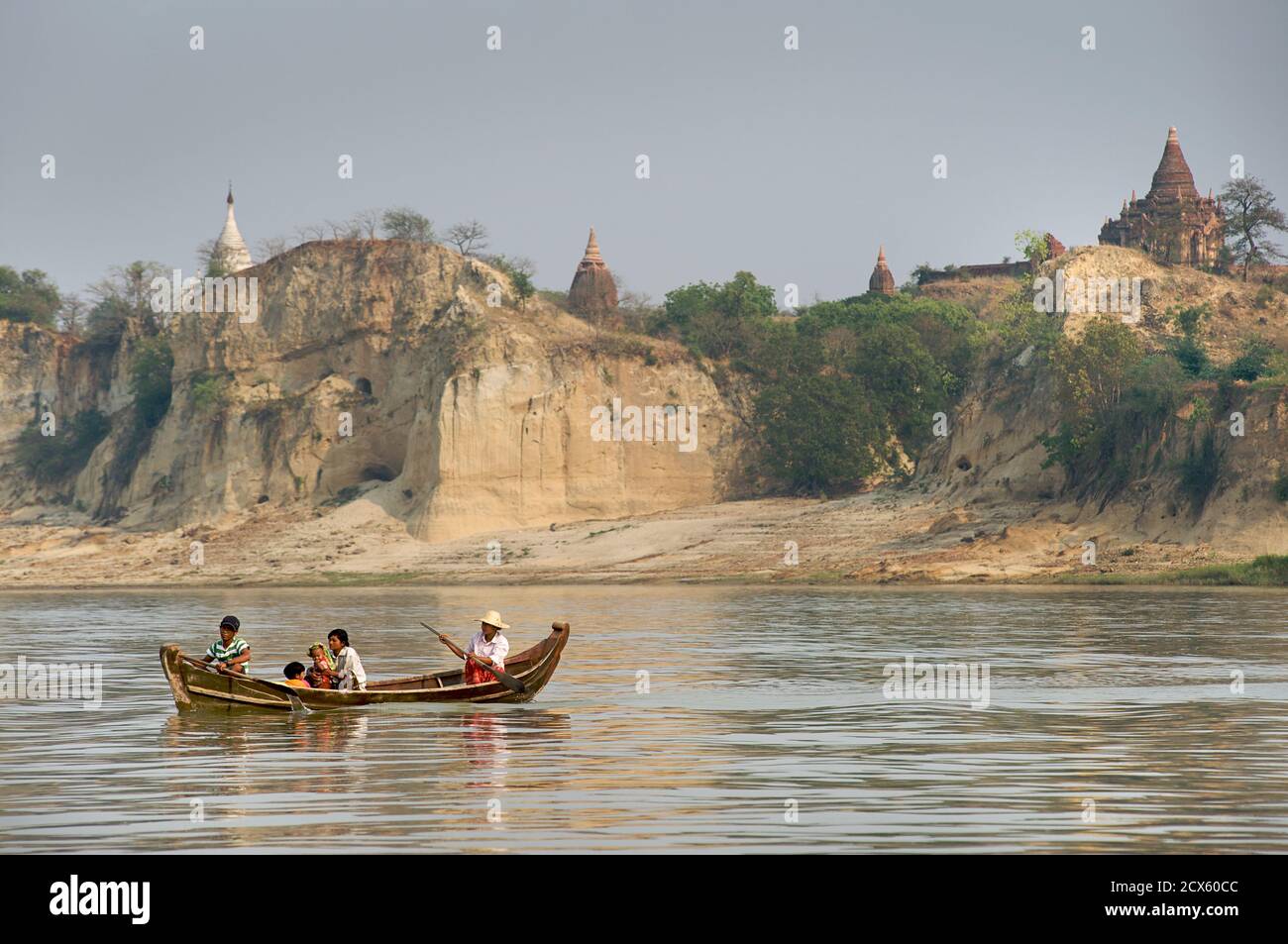 Près de Bagan sur le fleuve Ayeyarwady. La Birmanie. Le Myanmar. Irrawaddy Banque D'Images