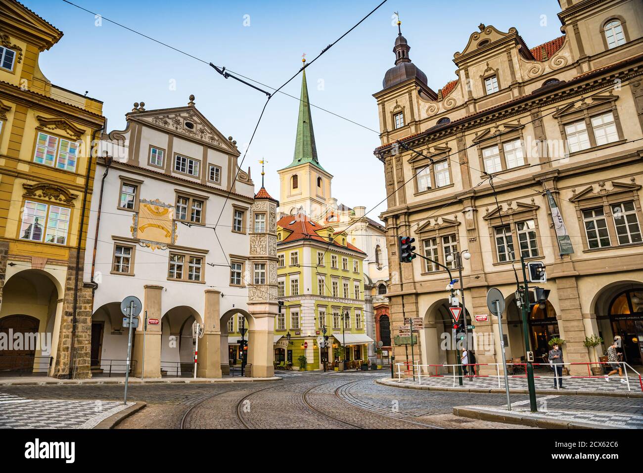 Prague, République tchèque - 20 septembre 2020. Malostranske namesti sans touristes pendant le nombre croissant de personnes positives Covid-19 Banque D'Images