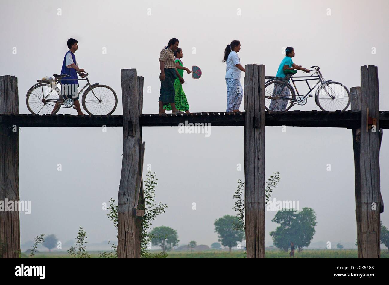 U Bein Bridge, près de Mandalay, Birmanie. Myanmar Banque D'Images